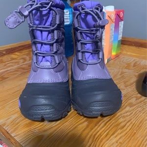 North Face winter boots. Size 11 toddler. Never worn.